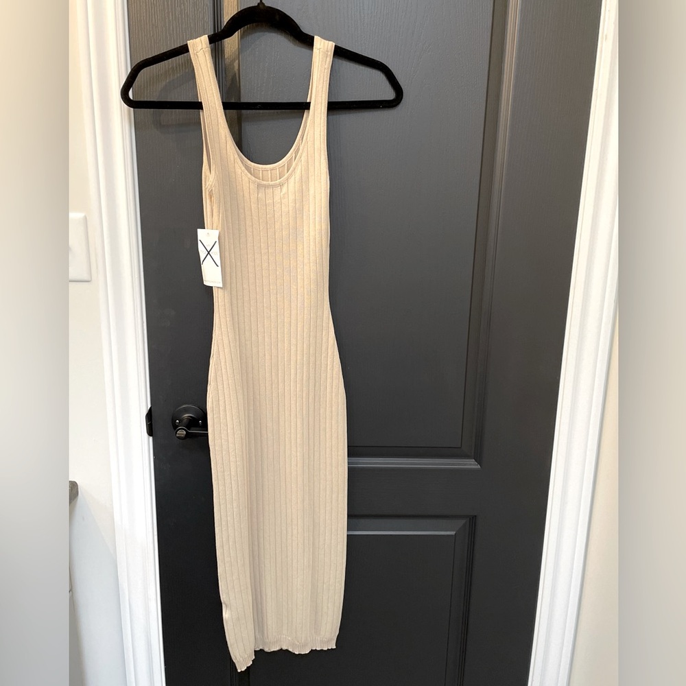 Tan Ribbed Body Con Dress. Size Small